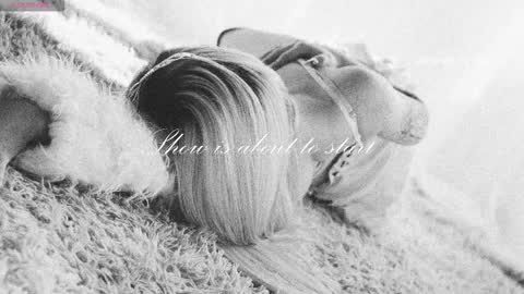 Snapshot of misschloe__ chatting on November 19, 2025, 12:43 am Chloe freelance model Please your thumbs up are important online show from November 19, 2025, 12:43 am