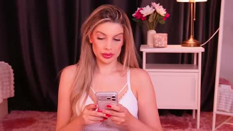 Snapshot of missclairee chatting on August 2, 2026, 7:34 pm Claire online show from August 2, 2026, 7:34 pm