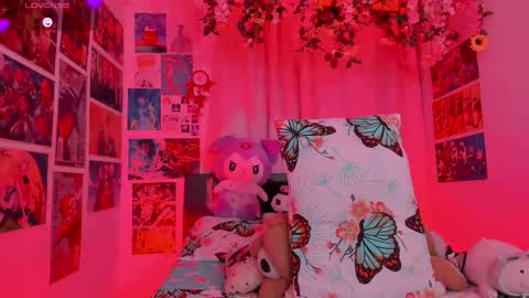 Snapshot of misscurvytop chatting on November 2, 2025, 11:18 pm Vane online show from November 2, 2025, 11:18 pm