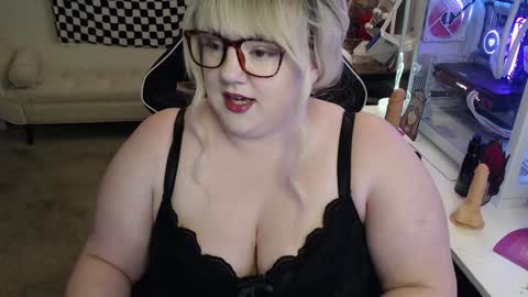 Snapshot of missdanibluee chatting on December 5, 2024, 11:38 am missdanibluee online show from December 5, 2024, 11:38 am