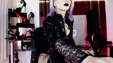 Missdarklady online show from July 23, 2026, 1:58 am