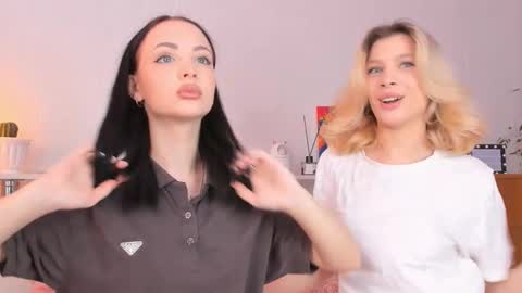 Hello dear my name Elisa online show from November 26, 2025, 9:21 am