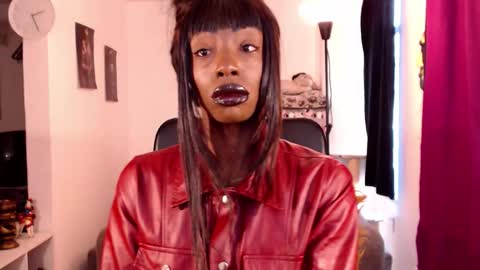 Emilie Diaz online show from January 13, 2026, 2:33 pm