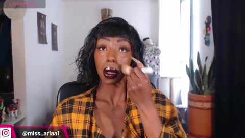 Emilie Diaz online show from April 29, 2026, 3:49 pm