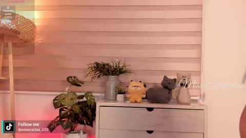 Julieta Arboleda   but i like call me esme online show from September 9, 2025, 9:47 pm