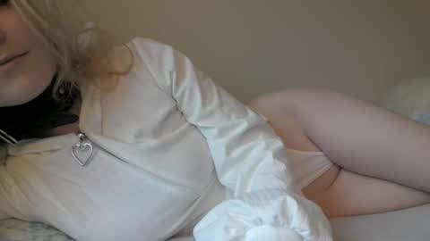 missflood online show from March 12, 2026, 12:44 pm