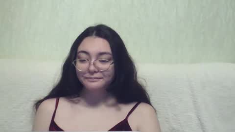 Snapshot of missis_mona chatting on December 18, 2024, 6:53 am missis mona online show from December 18, 2024, 6:53 am