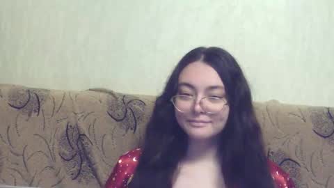 Snapshot of missis_mona chatting on October 17, 2025, 8:33 pm missis mona online show from October 17, 2025, 8:33 pm