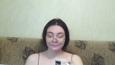 missis mona online show from March 25, 2026, 8:20 am
