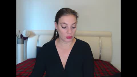 Snapshot of misskhloe chatting on December 1, 2025, 10:53 am Khloe online show from December 1, 2025, 10:53 am