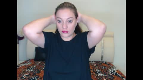 Snapshot of misskhloe chatting on December 14, 2025, 7:25 am Khloe online show from December 14, 2025, 7:25 am