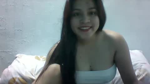 Snapshot of misskitty2xxx chatting on December 6, 2024, 5:44 pm Merry online show from December 6, 2024, 5:44 pm