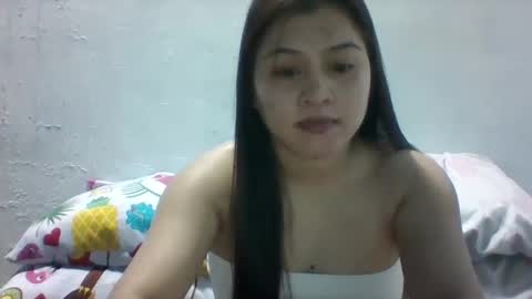Snapshot of misskitty2xxx chatting on December 19, 2024, 8:34 pm Merry online show from December 19, 2024, 8:34 pm