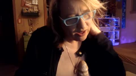 Snapshot of misskittyfox chatting on February 5, 2025, 5:20 am MissKittyFox online show from February 5, 2025, 5:20 am