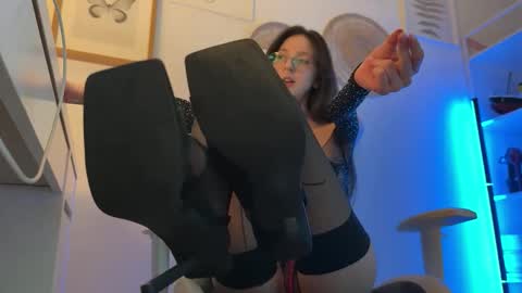 misslalii online show from March 6, 2026, 7:54 pm