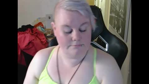 misslj90 online show from April 22, 2026, 9:16 pm
