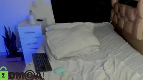 Snapshot of misslucye_robbie chatting on January 5, 2025, 7:49 am Lucye Robbie online show from January 5, 2025, 7:49 am