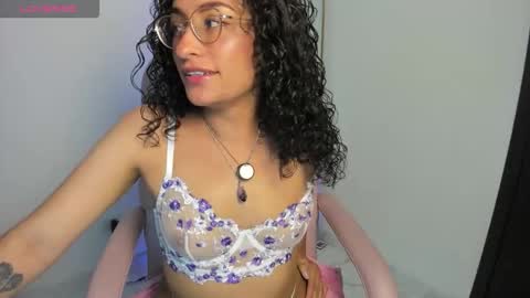 Snapshot of misslya0 chatting on November 19, 2025, 7:58 pm misslya0 online show from November 19, 2025, 7:58 pm