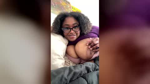 missmaybach_ online show from April 13, 2026, 8:14 pm