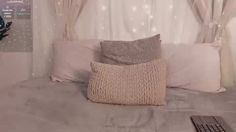 Alejandra  online show from July 28, 2026, 3:21 pm