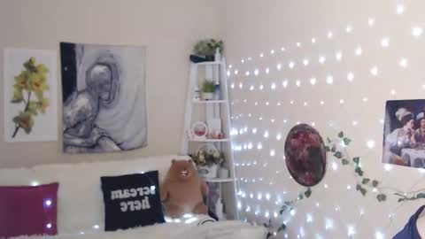 Snapshot of missmelons_ chatting on February 15, 2025, 10:22 am Li online show from February 15, 2025, 10:22 am