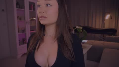 LUXXANDRA online show from July 21, 2026, 7:11 am