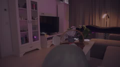 LUXXANDRA online show from July 29, 2026, 5:49 am