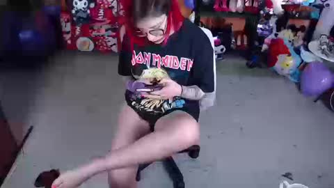 Miss Mia online show from September 12, 2025, 2:17 pm