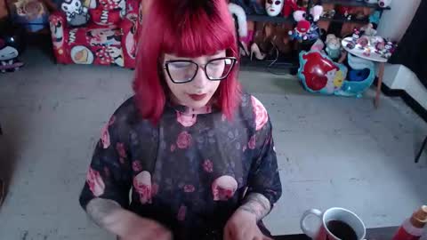 Miss Mia online show from February 16, 2026, 6:37 pm