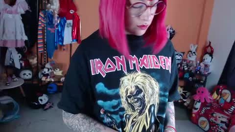 Miss Mia online show from April 28, 2026, 3:39 pm
