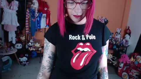 Miss Mia online show from April 30, 2026, 1:39 pm