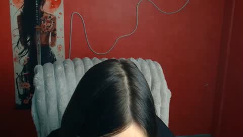 Mia online show from April 30, 2026, 12:11 pm