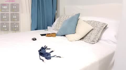 Snapshot of missmiamor chatting on December 30, 2024, 9:50 pm Mia online show from December 30, 2024, 9:50 pm