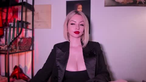   online show from February 8, 2025, 3:10 pm