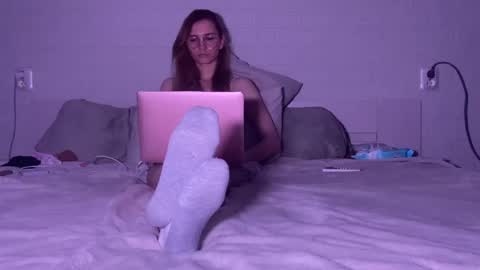 missmiroslava online show from April 21, 2026, 6:01 pm