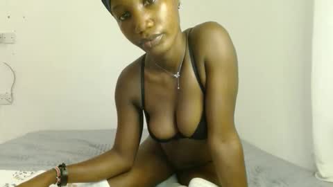 Snapshot of missmisbehave_irl chatting on March 7, 2026, 1:13 am sexy online show from March 7, 2026, 1:13 am