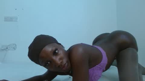 Snapshot of missmisbehave_irl chatting on May 6, 2026, 7:13 am sexy online show from May 6, 2026, 7:13 am