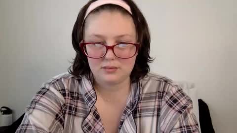 missmistressmal online show from May 5, 2026, 5:10 pm