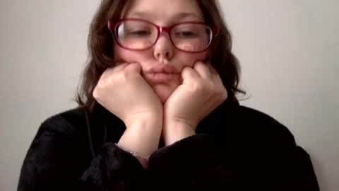 missmistressmal online show from May 8, 2026, 1:27 pm
