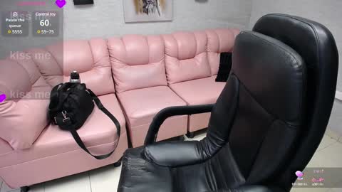 Penelope online show from January 27, 2025, 11:54 am