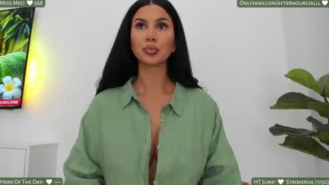 Renata online show from June 28, 2026, 6:47 pm