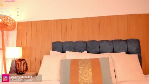 Snapshot of missprada chatting on July 17, 2026, 12:01 pm Emma Prada online show from July 17, 2026, 12:01 pm