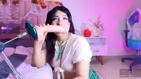 Snapshot of misss__luna chatting on October 10, 2025, 8:08 pm Luna online show from October 10, 2025, 8:08 pm