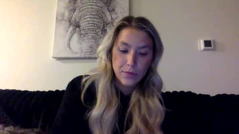 Alyssa online show from April 21, 2026, 1:42 am