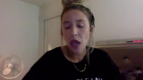 Snapshot of misss_alyssaaa chatting on May 8, 2026, 1:11 am Alyssa online show from May 8, 2026, 1:11 am