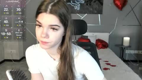 misss_evelyne online show from March 17, 2026, 7:12 am