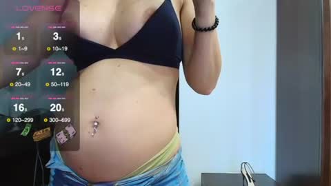 Olivia FOLLOW ME TO GET   Thumb UP me please its important   online show from June 30, 2026, 7:31 am