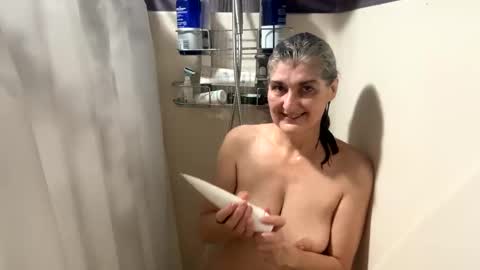 Miss Spooky Silverstacker online show from February 27, 2025, 11:52 am