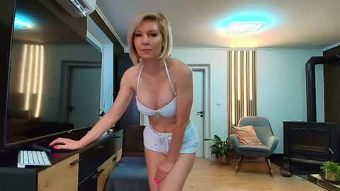 misstayaxxx online show from June 15, 2026, 3:31 am