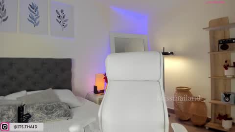 Fernanda Davila online show from February 5, 2025, 11:28 pm